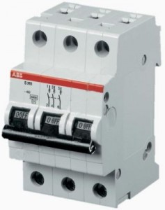 Автоматический выключатель 3п 4А С S203 6кА (STOS203C4)
